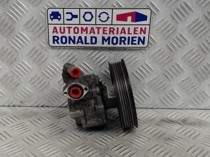 Usagé Pompe de direction Audi A6 Avant Quattro (C6) 3.0 TDI V6 24V Prix € 135,00 Règlement à la marge proposé par Automaterialen Ronald Morien B.V.