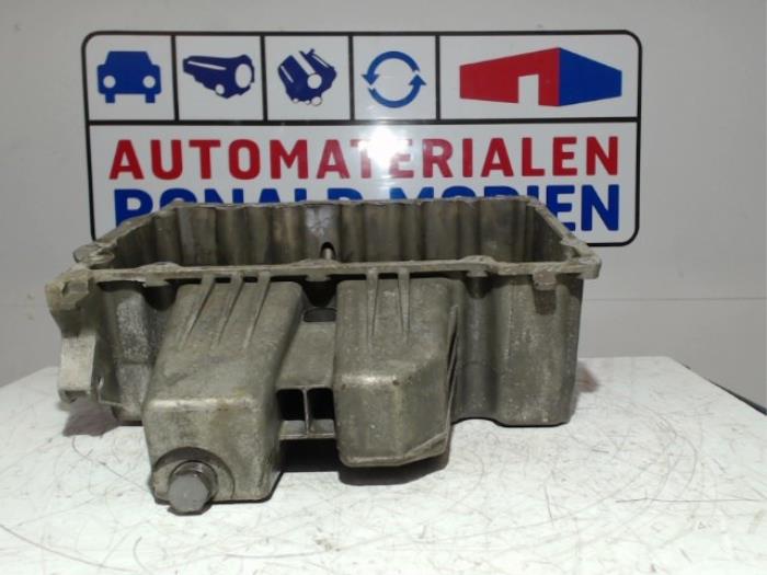 Sump from a Volkswagen Polo IV (9N1/2/3) 1.4 TDI 70 2009