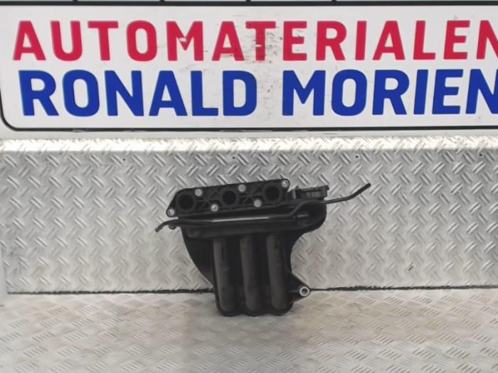 Nya Insugsrör Volkswagen Polo IV (9N1/2/3) 1.2 Pris € 60,50 Inklusive moms erbjuds av Automaterialen Ronald Morien B.V.