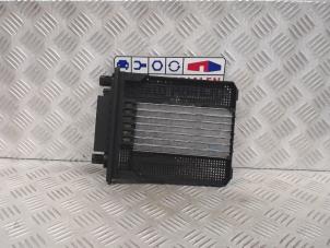 Used Heating element Landrover Range Rover Evoque (LVJ/LVS) 2.2 eD4 16V Price € 125,00 Margin scheme offered by Automaterialen Ronald Morien B.V.