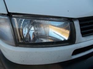 Used Headlight, right Volkswagen Transporter/Caravelle T4 2.5 TDI Price € 50,00 Margin scheme offered by Automaterialen Ronald Morien B.V.