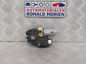 Used Sunroof motor Nissan Qashqai (J10) Price € 95,00 Margin scheme offered by Automaterialen Ronald Morien B.V.