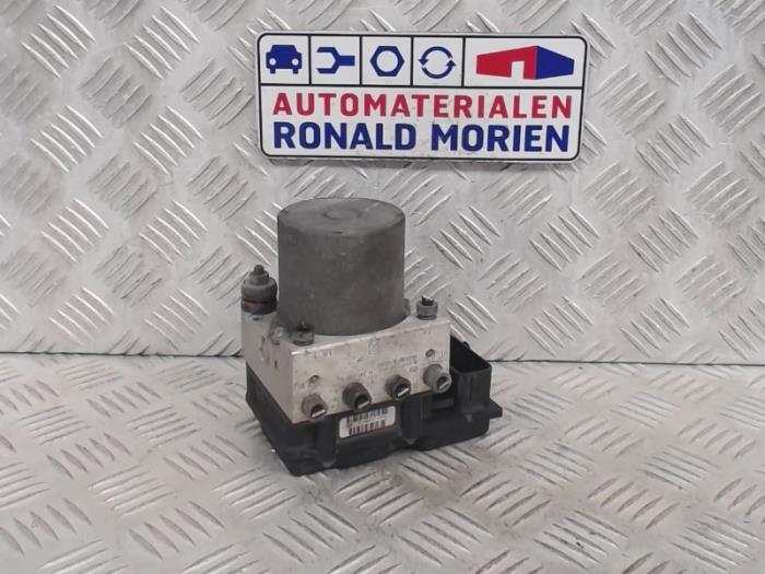 Usagé Pompe ABS Citroen Jumpy (G9) 1.6 HDI Prix € 250,00 Règlement à la marge proposé par Automaterialen Ronald Morien B.V.