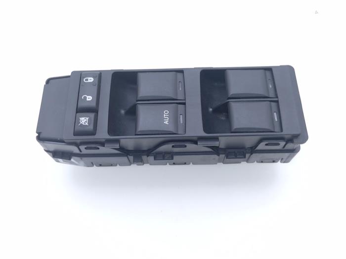 Usados Interruptor de ventanilla eléctrica Dodge Caliber 2.0 CRD 16V Precio € 29,00 Norma de margen ofrecido por Automaterialen Ronald Morien B.V.