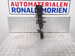 Usagé Barre amortisseur avant droit Volvo V40 (MV) 2.0 D4 16V Prix € 89,00 Règlement à la marge proposé par Automaterialen Ronald Morien B.V.
