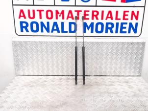 Used Set of tailgate gas struts Ford Fiesta Price € 35,00 Margin scheme offered by Automaterialen Ronald Morien B.V.