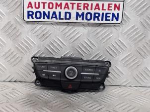 Usagé Panneau commande radio Ford Focus 3 Wagon 1.0 Ti-VCT EcoBoost 12V 125 Prix € 33,00 Règlement à la marge proposé par Automaterialen Ronald Morien B.V.
