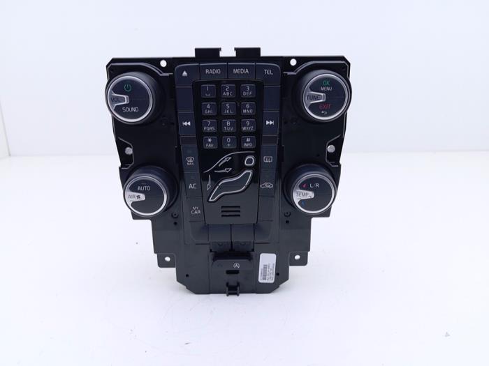 Używane Panel obslugi radia Volvo V40 (MV) 1.6 D2 Cena € 49,00 Procedura marży oferowane przez Automaterialen Ronald Morien B.V.