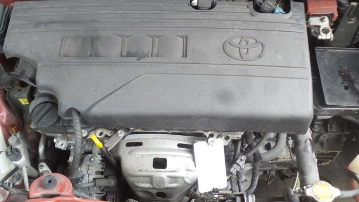 Moteur d'un Toyota Yaris III (P13) 1.33 16V Dual VVT-I 2012