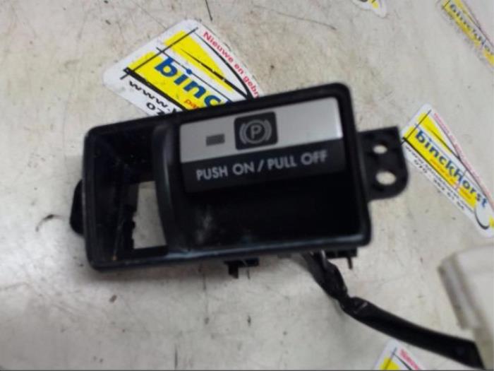 Gebrauchte Handbremse Schalter Subaru Legacy Wagon (BR) 2.0 D 16V Preis € 26,25 Margenregelung angeboten von Binckhorst BV