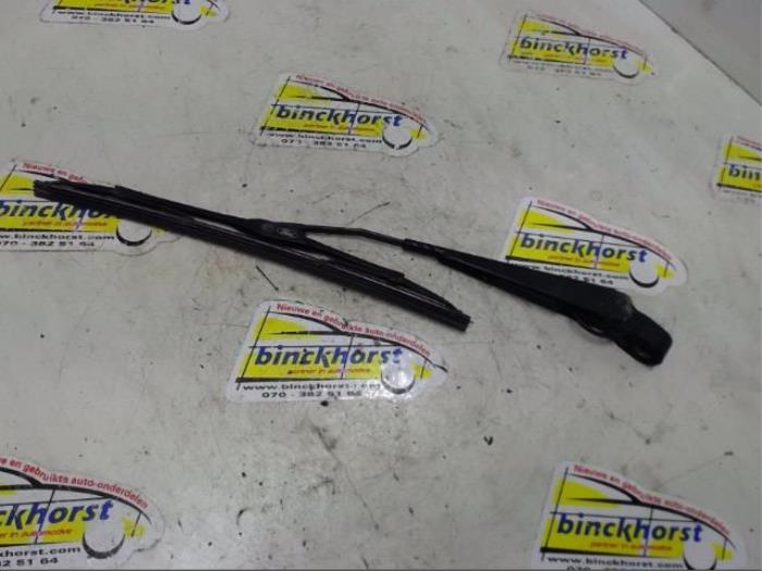 Rear wiper arm from a Ford Mondeo III Wagon 2.2 TDCi 16V 2005