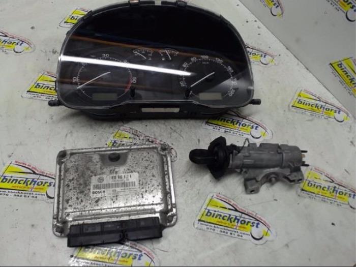 Used Ignition lock + computer Skoda Octavia (1U2) 1.9 TDI 90 Price € 131,25 Margin scheme offered by Binckhorst BV