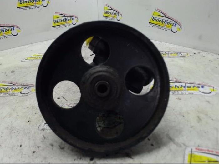 Usagé Pompe de direction Peugeot 306 Break (7E) 1.8i 16V Prix € 42,00 Règlement à la marge proposé par Binckhorst BV