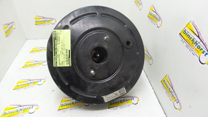 Usados Servofreno Opel Vivaro 2.0 CDTI Precio € 95,29 IVA incluido ofrecido por Binckhorst BV