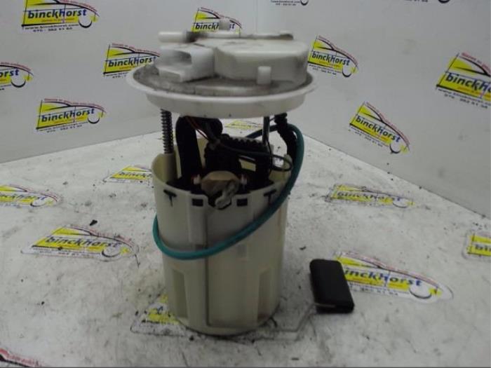 Usagé Pompe d'injection Fiat Stilo (192A/B) 2.4 20V Abarth Prix € 42,00 Règlement à la marge proposé par Binckhorst BV