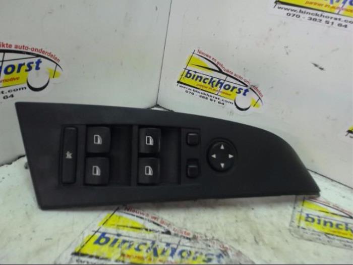 Electric window switch from a BMW 5 serie (E60) 530d 24V 2004