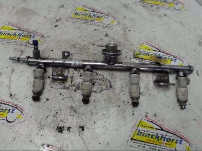 Usagé Système d'injection Ford Mondeo III 1.8 16V Prix € 84,00 Règlement à la marge proposé par Binckhorst BV
