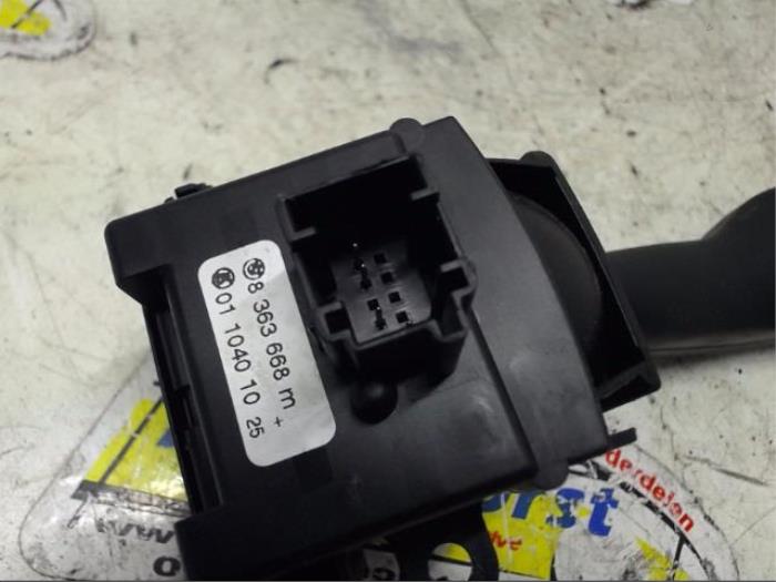 Indicator switch from a BMW 3 serie Touring (E46/3) 318d 16V 2003