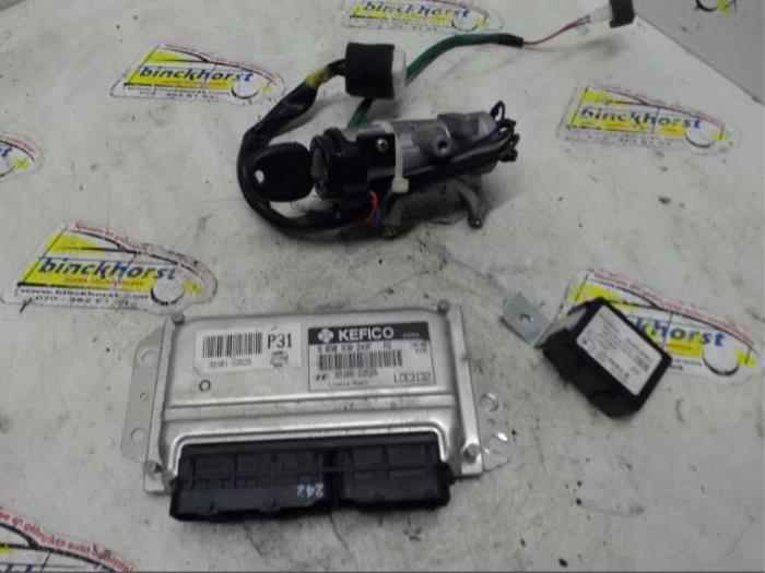 Used Ignition lock + computer Hyundai Accent 1.3i 12V Price € 124,95 Margin scheme offered by Binckhorst BV