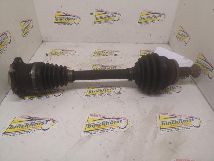 Gebrauchte Antriebswelle links vorne Volkswagen Polo IV (9N1/2/3) 1.4 TDI 75 Preis € 36,75 Margenregelung angeboten von Binckhorst BV