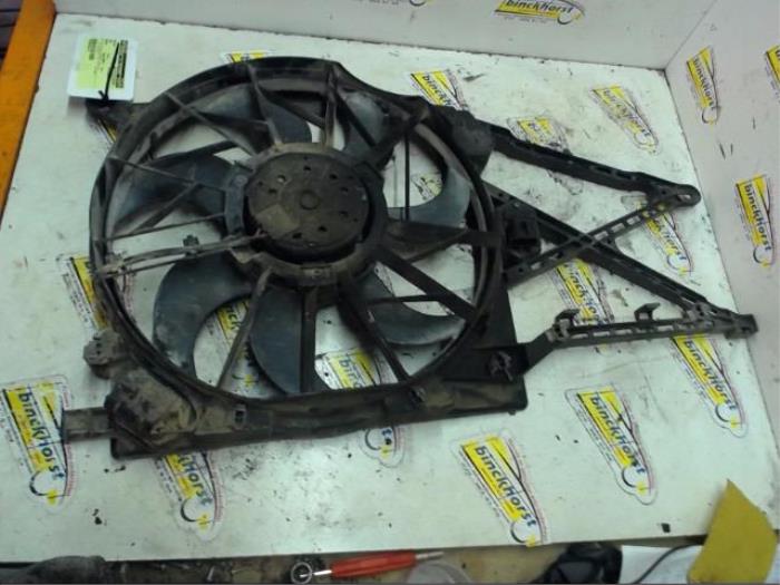 Używane Wentylator Opel Zafira (F75) 2.2 DTI 16V Cena € 52,50 Procedura marży oferowane przez Binckhorst BV