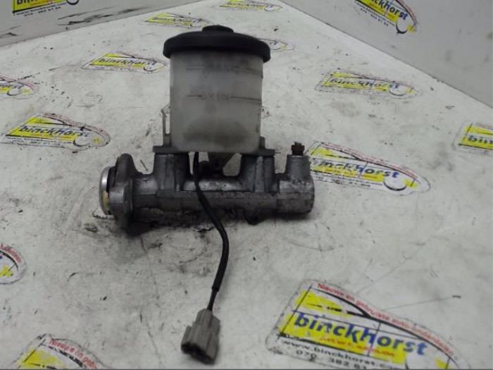 Master cylinder from a Toyota Starlet (EP8/NP8) 1.3 Friend,XLi 12V 1993