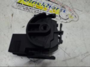Used Ignition switch contact block Opel Combo (Corsa C) 1.7 DI 16V Price € 26,25 Margin scheme offered by Binckhorst BV