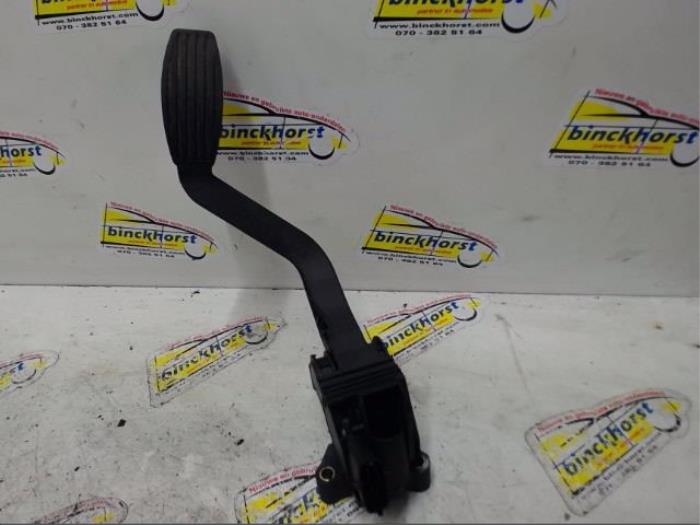 Używane Pedal gazu Fiat Punto II (188) 1.2 16V 3-Drs. Cena € 36,75 Procedura marży oferowane przez Binckhorst BV
