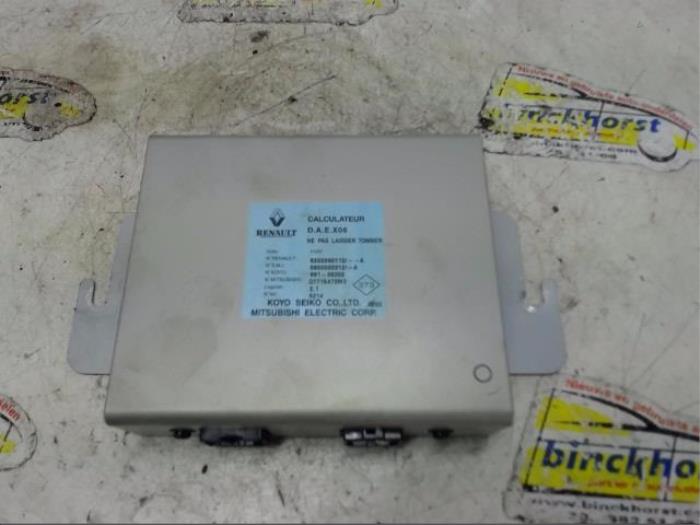 Used Power steering computer Renault Twingo (C06) 1.2 Price € 105,00 Margin scheme offered by Binckhorst BV