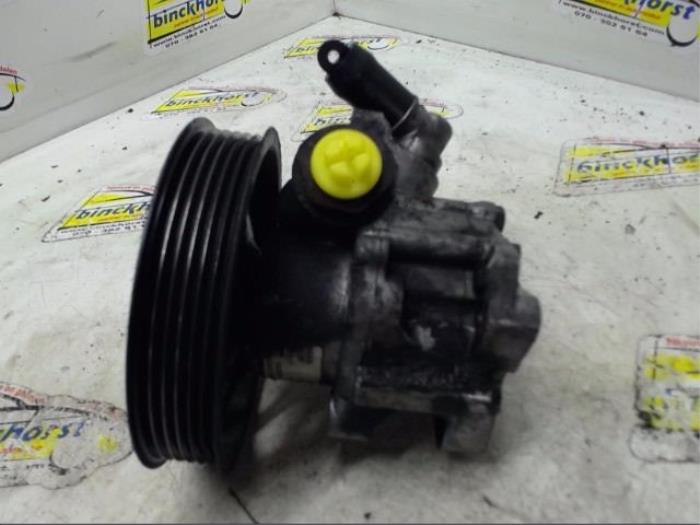 Power steering pump from a Saab 9-5 Estate (YS3E) 2.3 Turbo 16V 2005
