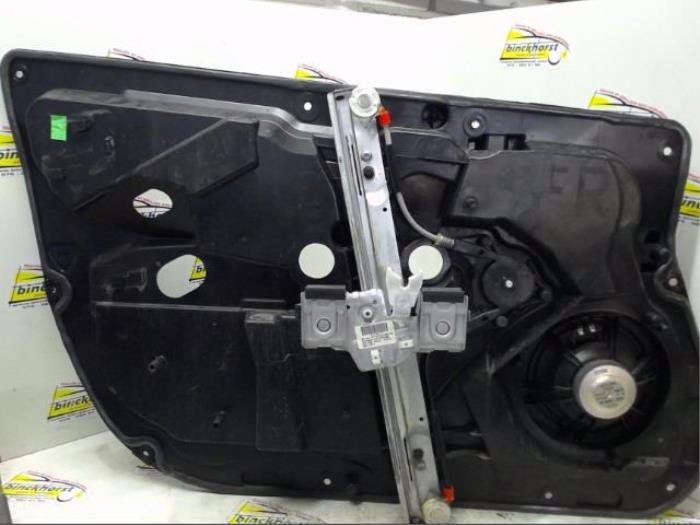 Mécanique vitre 4portes avant droite d'un Ford Fiesta 6 (JA8) 1.25 16V 2012