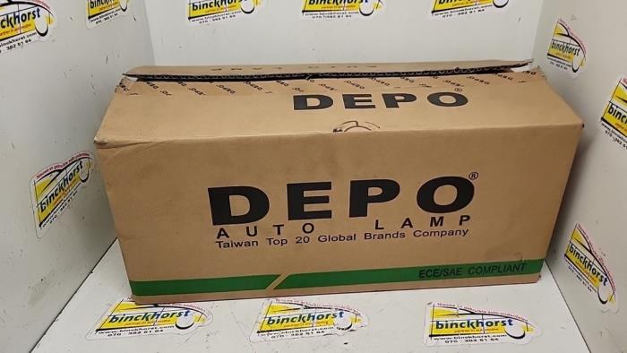 Nowe Reflektor prawy Hyundai Excel Cena € 33,35 Z VAT oferowane przez Binckhorst BV