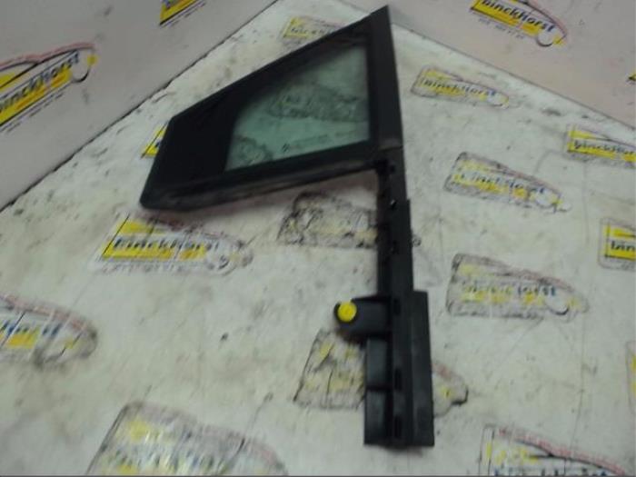 Usados Ventanilla triangular izquierda delante Citroen C5 III Berline (RD) 2.0 16V Precio € 36,75 Norma de margen ofrecido por Binckhorst BV