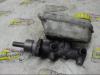 Master cylinder from a Volkswagen Polo IV (9N1/2/3) 1.4 16V 2002