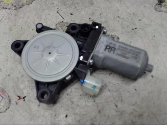 Usados Motor de ventanilla de puerta Kia Soul II (PS) EV Precio € 52,50 Norma de margen ofrecido por Binckhorst BV