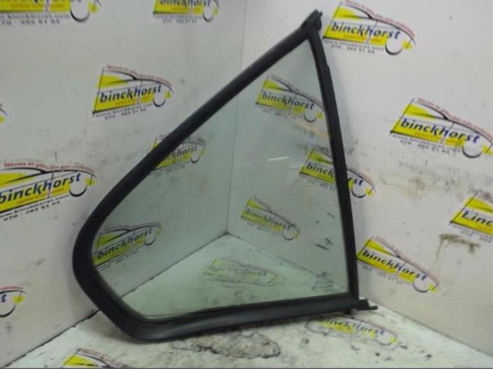 Usados Ventanilla triangular derecha detrás BMW 3 serie (E36/4) 318i Precio € 26,25 Norma de margen ofrecido por Binckhorst BV