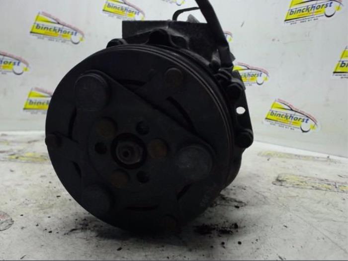 Air conditioning pump from a Opel Astra G (F69) 2.0 DTi 16V 2004