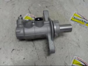 Usagé Cylindre de frein principal Renault Kadjar (RFEH) 1.2 Energy TCE 130 Prix € 52,50 Règlement à la marge proposé par Binckhorst BV