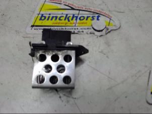 Used Cooling fan resistor Renault Twingo II (CN) 1.2 16V Price € 21,00 Margin scheme offered by Binckhorst BV