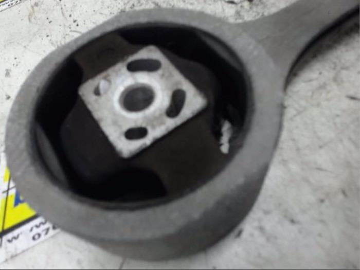 Engine mount from a Volkswagen Fox (5Z) 1.2 2007