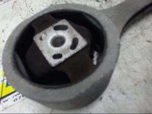 Engine mount from a Volkswagen Fox (5Z) 1.2 2007