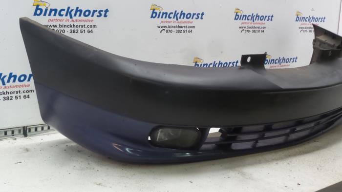Front bumper from a Alfa Romeo 145 (930A) 1.6 ie 1995
