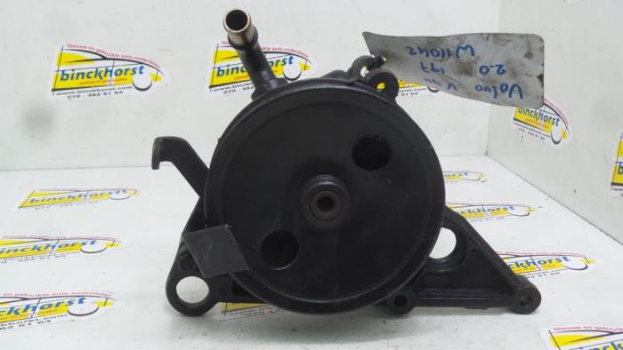 Usagé Pompe de direction Volvo V40 (VW) 2.0 16V Prix € 42,00 Règlement à la marge proposé par Binckhorst BV