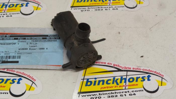 Używane Pompa spryskiwacza przód Saab 9-3 I (YS3D) 2.0,S 16V Cena € 15,75 Procedura marży oferowane przez Binckhorst BV