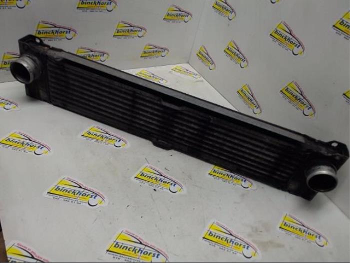 Usados Intercooler Mercedes Vito (639.7) 2.2 111 CDI 16V Precio € 62,48 Norma de margen ofrecido por Binckhorst BV