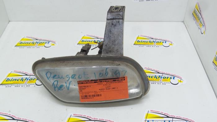 Używane Halogen prawy Peugeot 106 II 1.4 XN,XR,XS,XT Cena € 26,25 Procedura marży oferowane przez Binckhorst BV