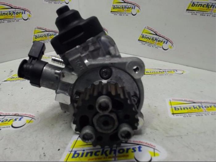 Used Diesel pump Volkswagen Touran (1T3) 2.0 TDI 16V 140 Price € 367,50 Margin scheme offered by Binckhorst BV
