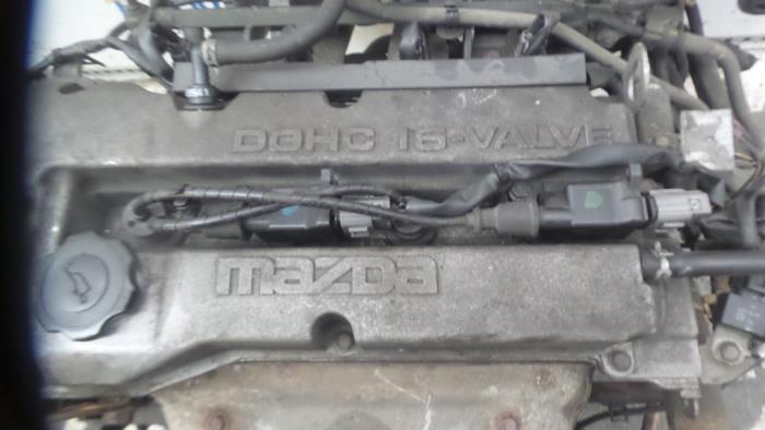 Motor van een Mazda 323 (BJ12) 1.5i 16V 1999