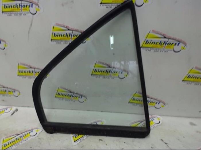Usados Ventanilla triangular derecha detrás Mitsubishi Galant (EA/EC) 2.5 V6 24V Precio € 26,25 Norma de margen ofrecido por Binckhorst BV