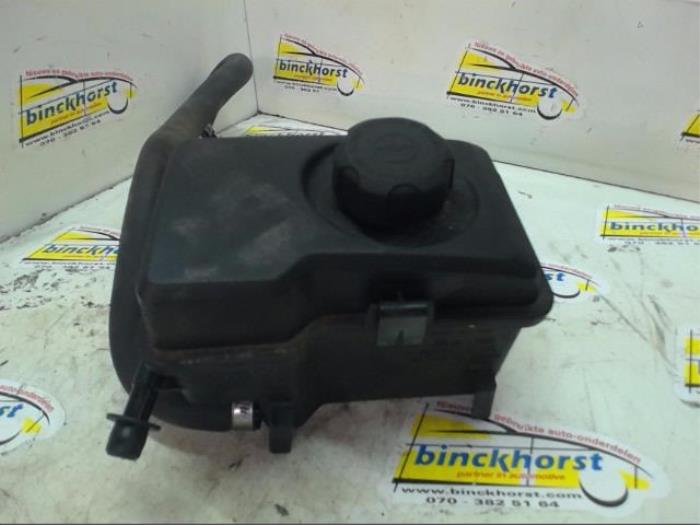 Begagnade Styrservotank Volvo XC90 I 2.9 T6 24V Pris € 19,95 Marginaltabell erbjuds av Binckhorst BV